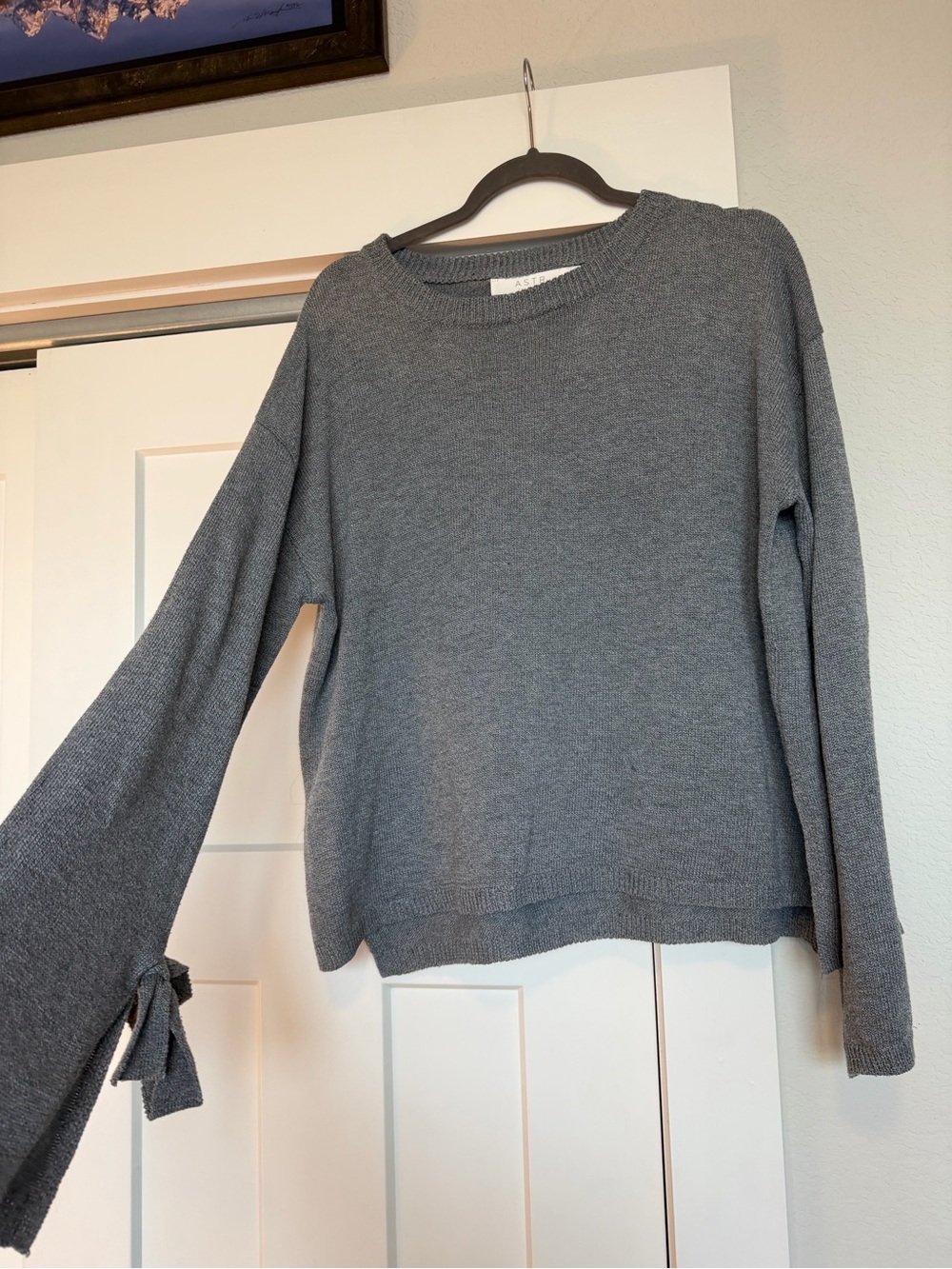 ASTR Gray Knit Tie-Sleeve Sweater